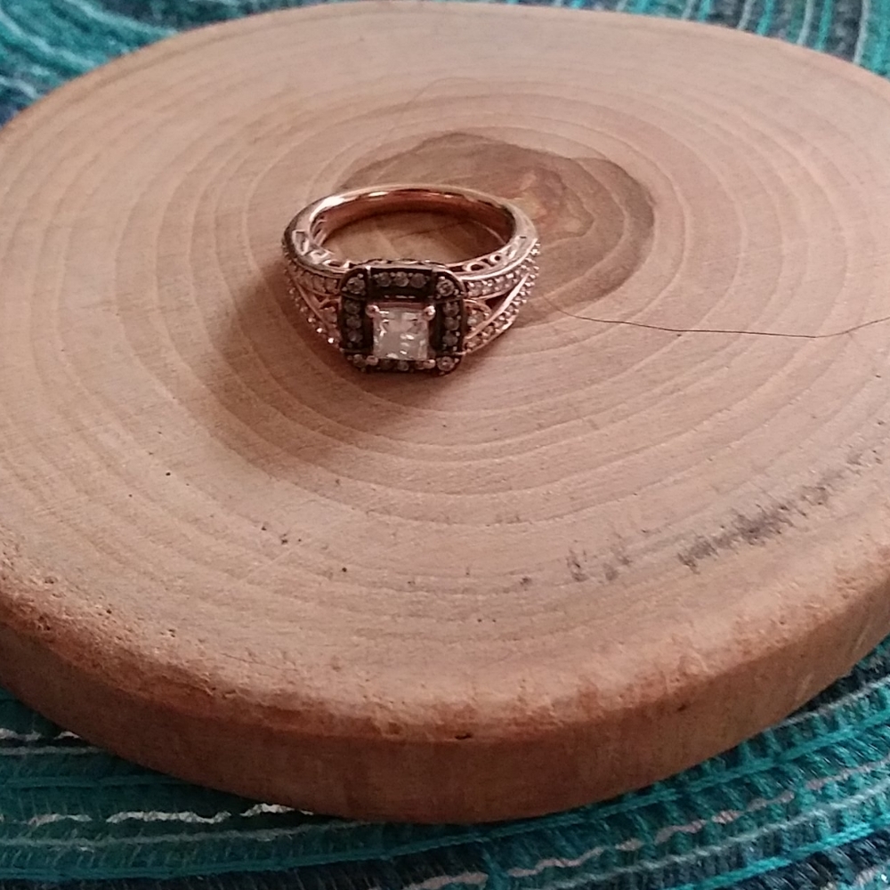 14 kt rg Levian chocolate and white diamond ring